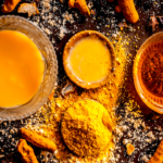 لو عايزة وشّك ينور فورًا… ماسك الكركم والعسل هيقلب بشرتك نضارة وصَفاء من أول استخدام!